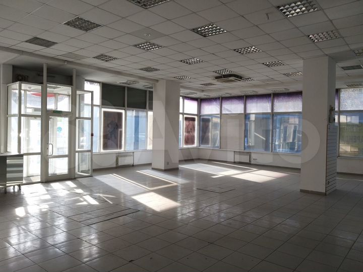 Помещение на 1 линии, 300 м²