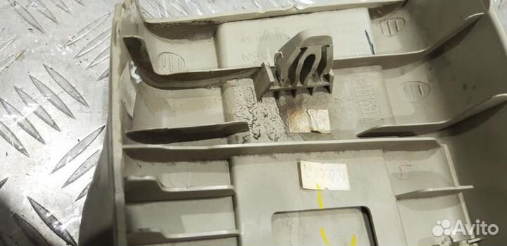 Обшивка средней стойки левая верхняя Tiida C11