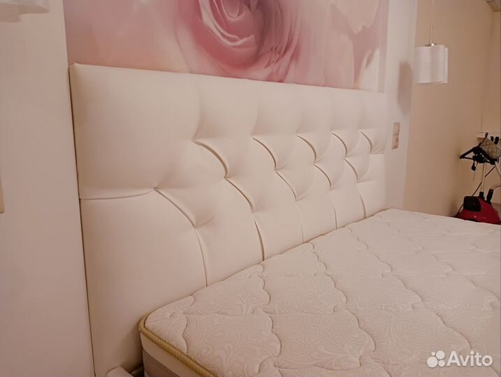 Перетяжка мягкой мебели кровати