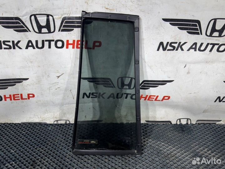 Форточка двери задняя правая Toyota Kluger V