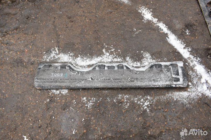 Усилитель бампера задний Toyota Land Cruiser Prado