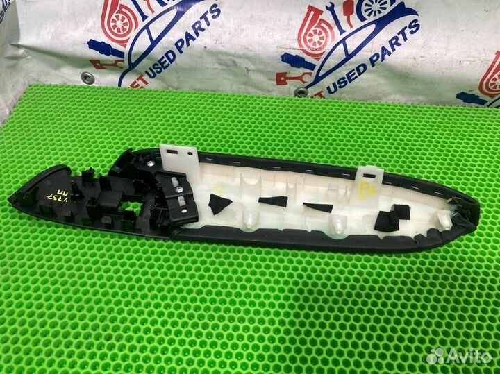 Подлокотник двери передний правый Acura Mdx YD2