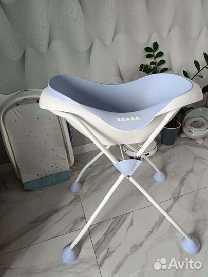 Детская ванночка и пеленальный столик beaba