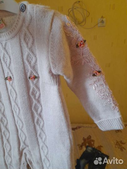 На девочку вязаный комбинезон