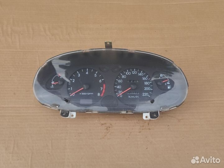 Панель приборов (щиток) Hyundai Lantra J2 95-2000