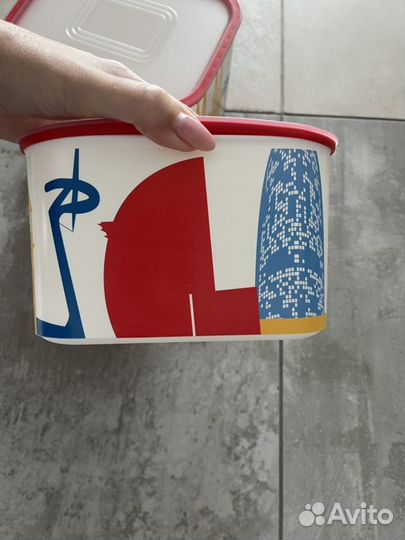 Контейнер Tupperware