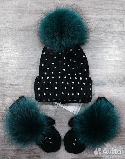 Шапка и варежки с натуральным мехом изумруд
