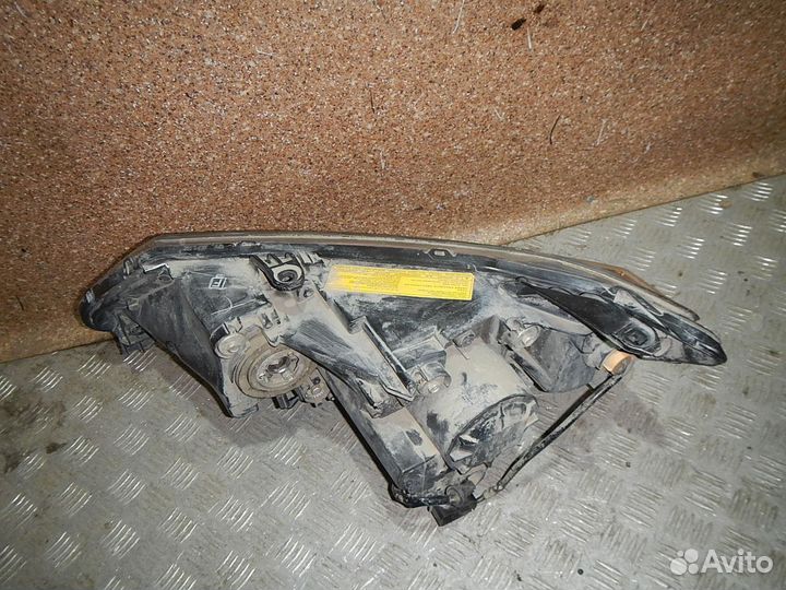 Б/У Б/У Фара правая, Mitsubishi