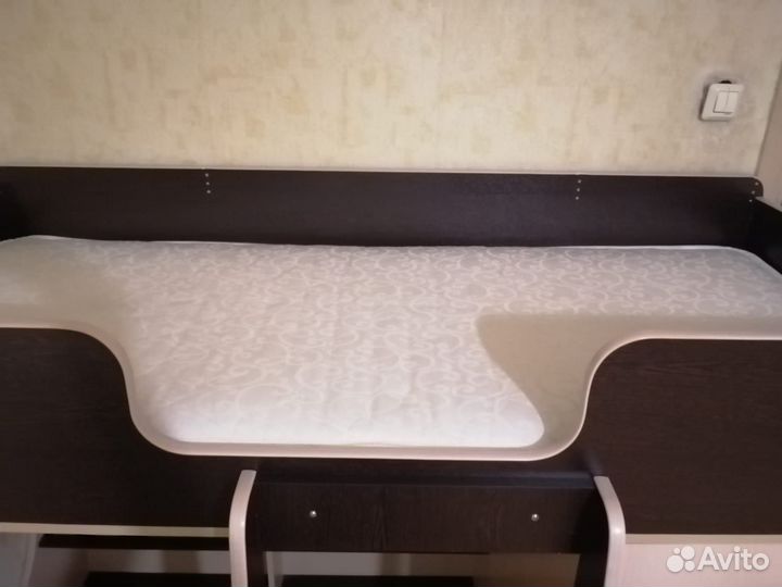 Детская кровать чердак со шкафом