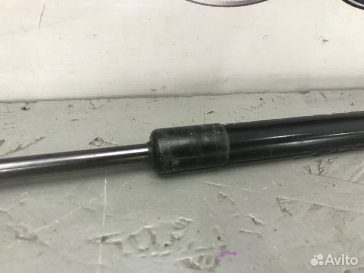 Амортизатор капота передний правый Audi A6 С7 chva