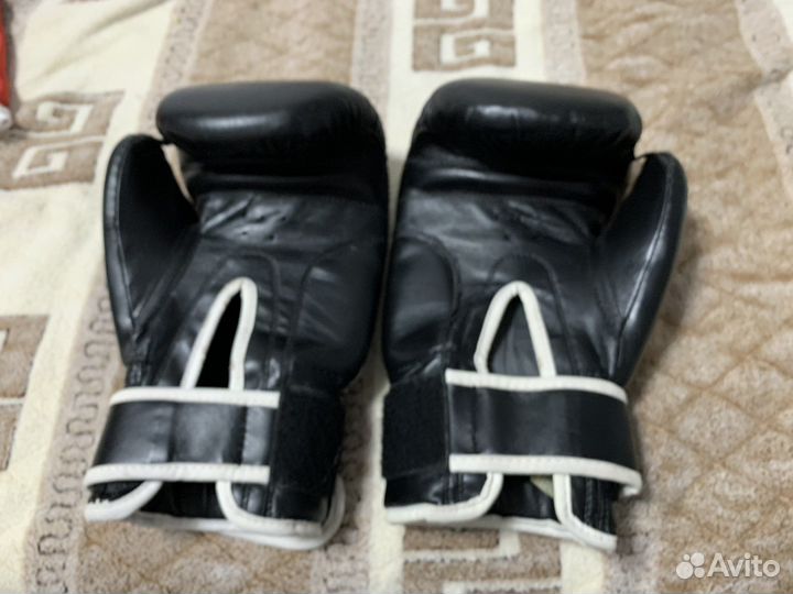 Боксерские перчатки