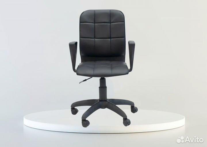 Офисное кресло Элегия М3 черное