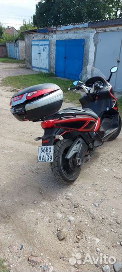 Гилера 800 макси скутер