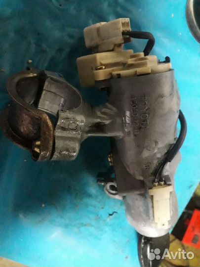 Замок зажигания toyota