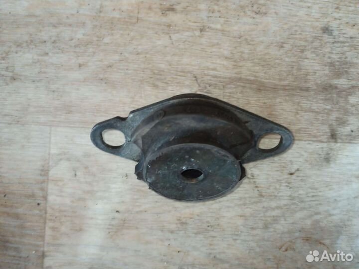 Опора кпп renault symbol clio 1