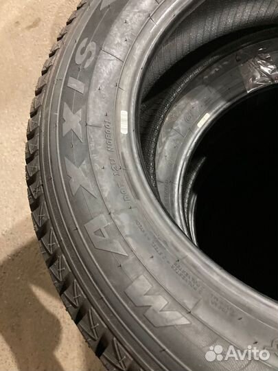 Maxxis NP5 Premitra Ice Nord 235/60 R18 107T