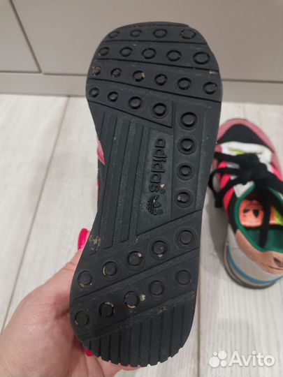 Кроссовки adidas для девочки