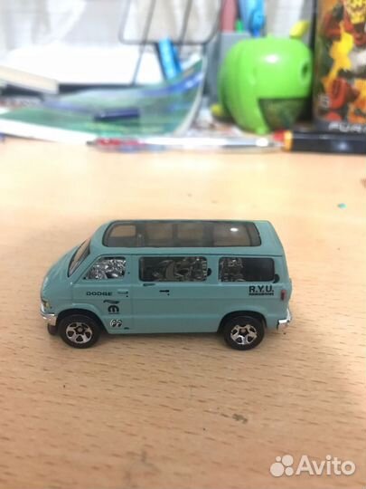 Hot wheels машинка