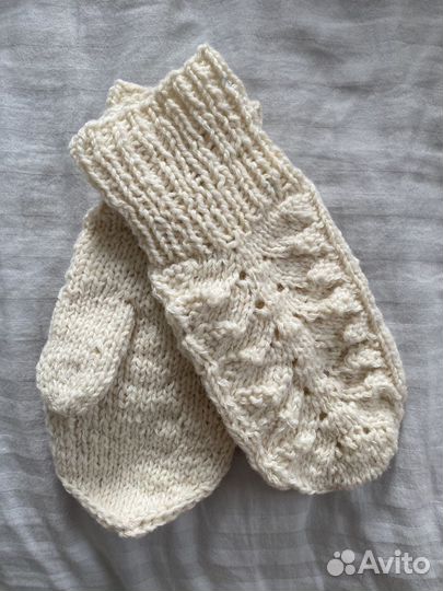 Варежки вязанные вещи носки