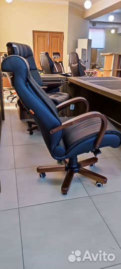 Кресло в офис