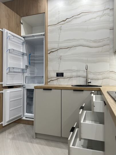 2-к. квартира, 62 м², 10/18 эт.