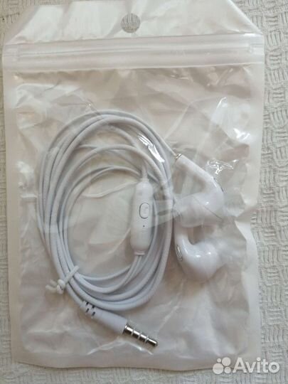 Наушники. Много наушников