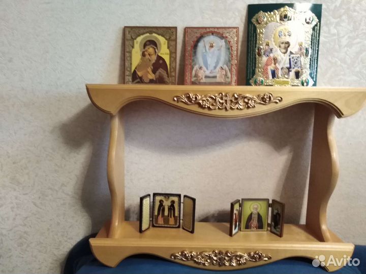Новая навесная двухярусная полка для икон