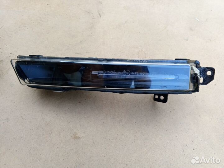 Фара противотуманная на Велар 2019г