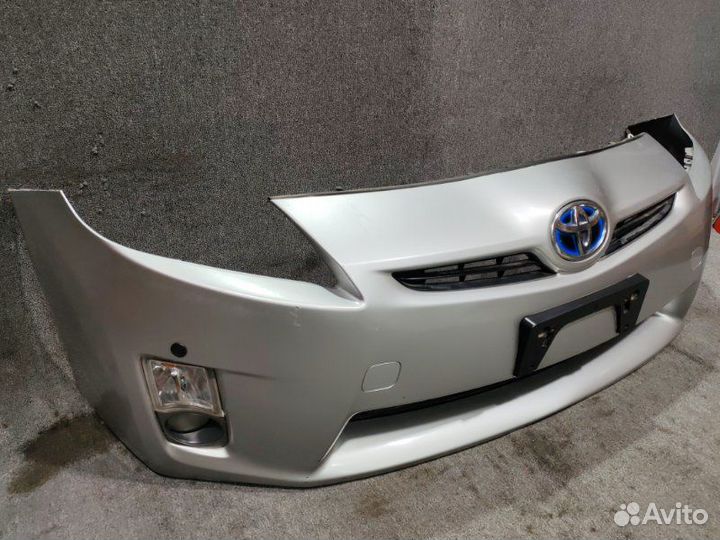 Бампер передний Toyota Prius ZVW30 2zrfxe