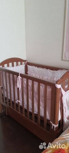 Детская кровать с маятником и ящиком