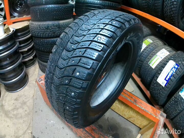 Michelin X-Ice North 3 215/65 R16