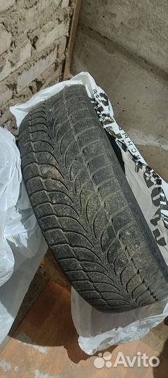 Bridgestone Blizzak LM-80 235/55 R19 105