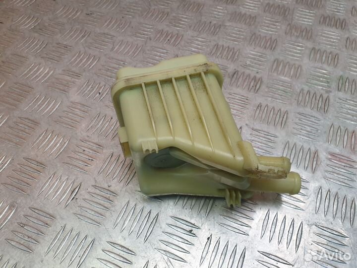 Бачок гидроусилителя Audi Q7 1 4L 2005-2015