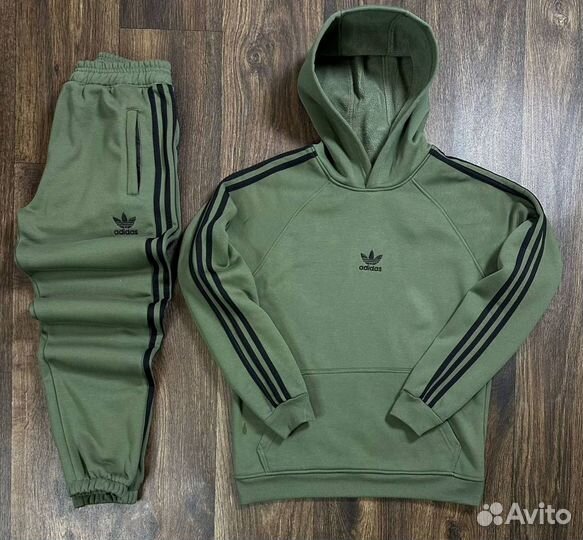 Спортивный костюм Adidas на флисе