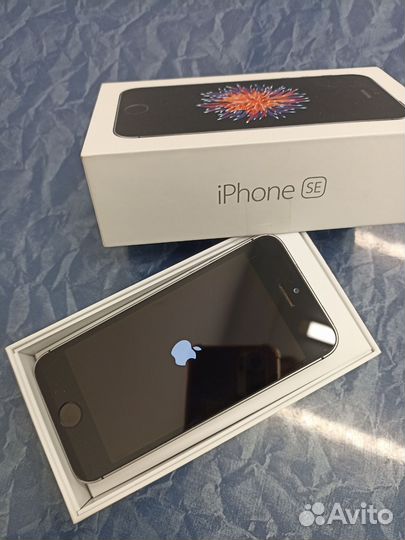 iPhone SE, 32 ГБ