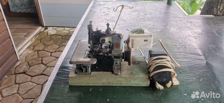 Швейная машинка чайка 2 с оверлогом