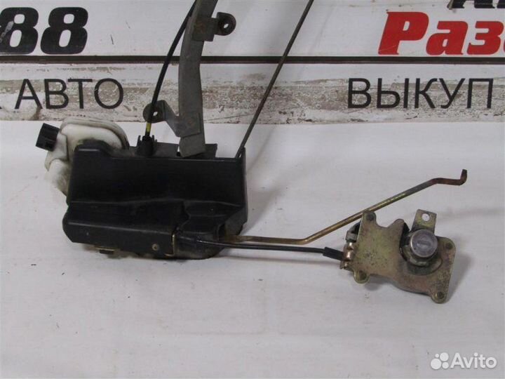 Замок двери передний левый Mitsubishi Pajero 3