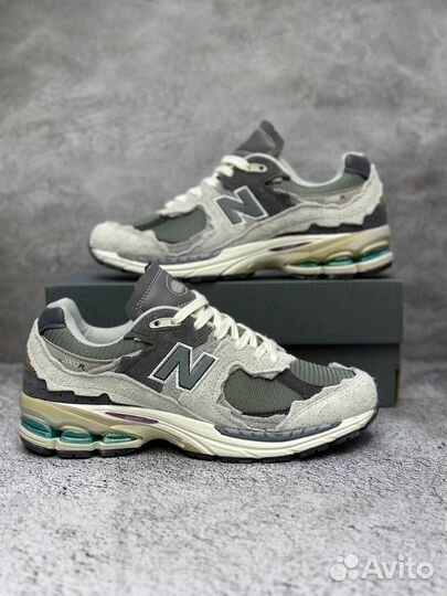 Кроссовки New Balance 2002R (42)