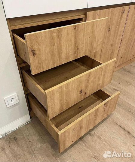 Распашной шкаф