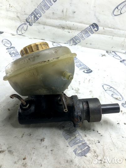 Главный тормозной цилиндр Audi 80 B3