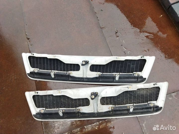 Решетка радиатора Mitsubishi Lancer Cedia