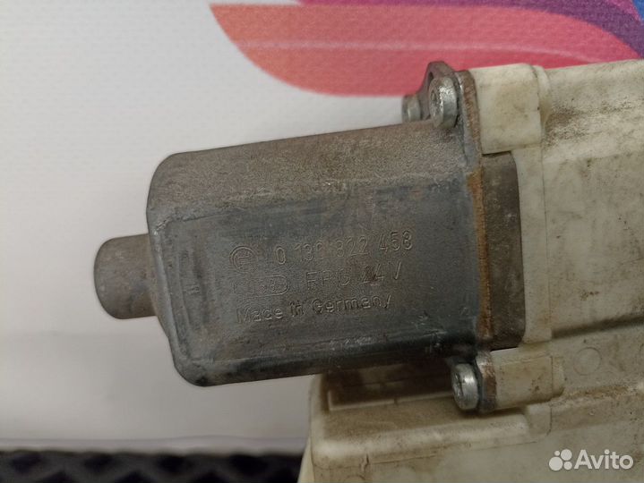 1779721 Моторчик стеклоподъемника левый Daf XF105