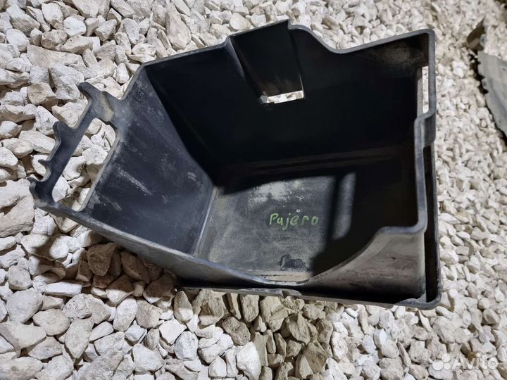 Площадка акб Паджеро 4