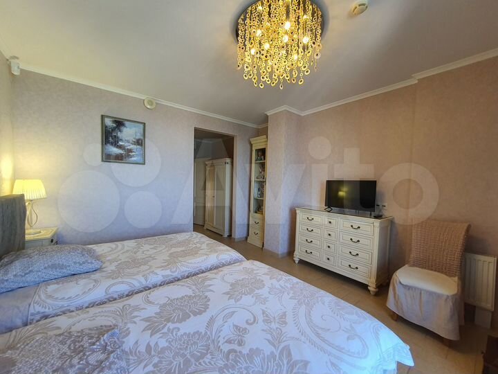 2-к. квартира, 92 м², 4/8 эт.