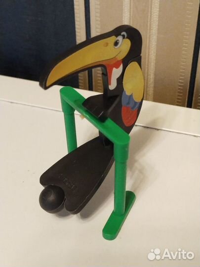 Киндер сюрприз игрушки 11 штук + вкладыши