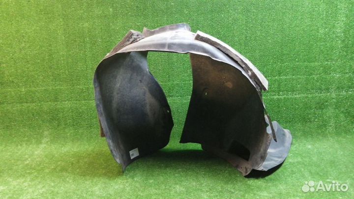 Подкрылок Volkswagen Tiguan Правый Передний
