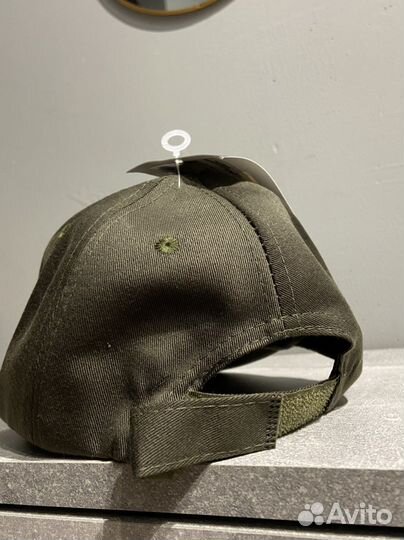 Кепка новая темно-зеленая