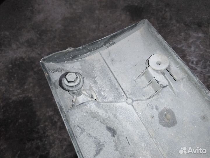 Молдинг двери LADA largus