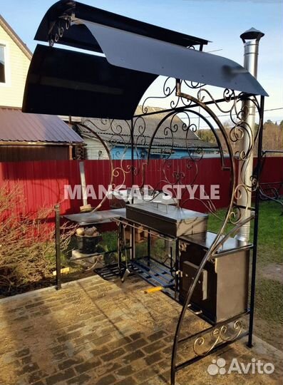 Мангал с крышей