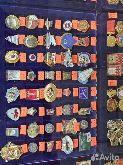 Знаки. Значки. Времен СССР. Много